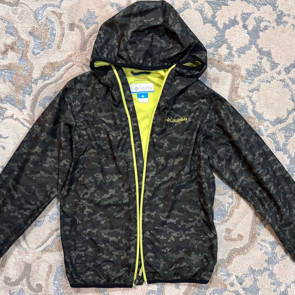 Columbia Omni-wick Lightweight Camo Hooded Jacket with Neon Lining
